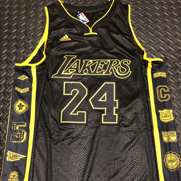 kobe bryant commemorative jersey
